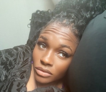 MIAMOR selfie laying down