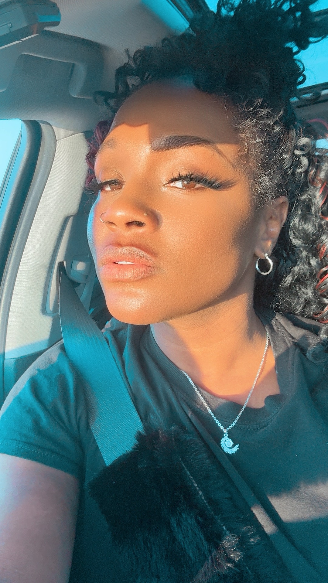 MIAMOR car selfie natural hair