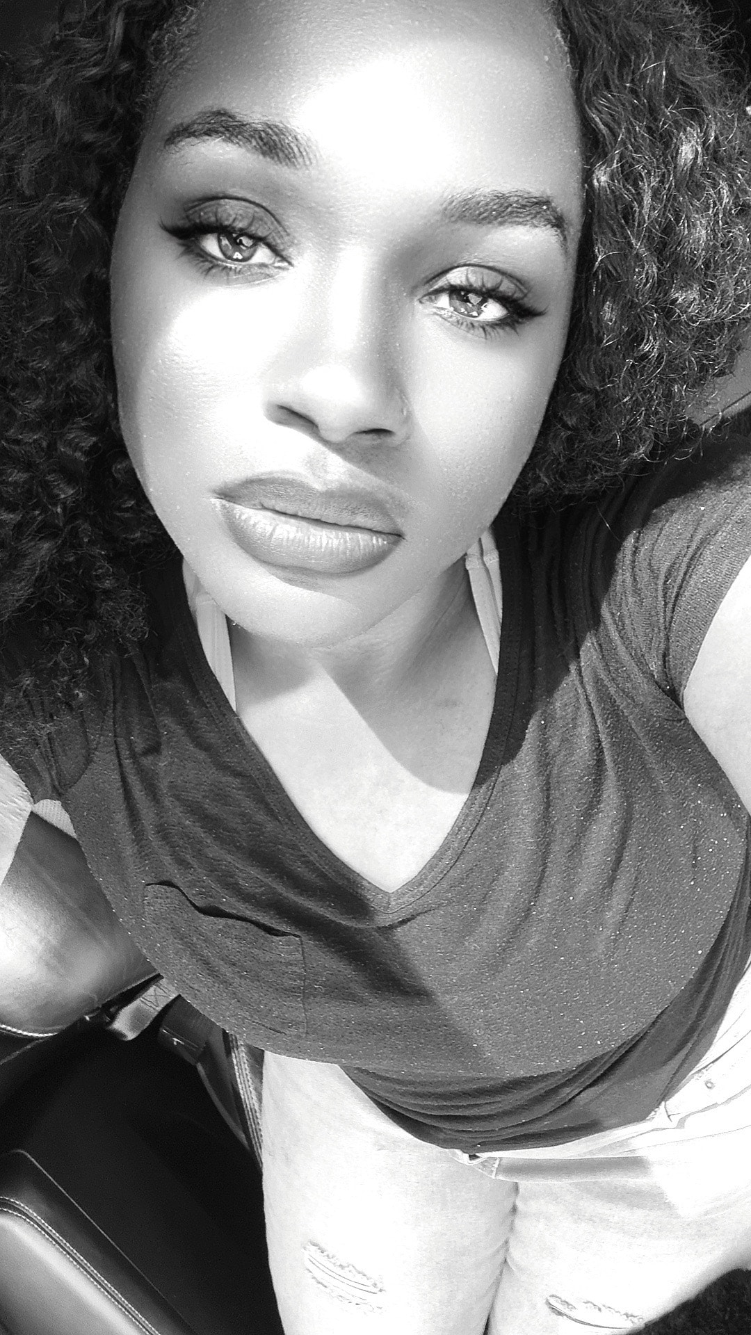 MIAMOR black and white